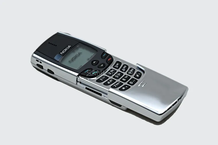 2. Nokia 8810 iz 1998.: Ako Nokia 3310 ne vrijedi puno, Nokia 8810 iz 1998. (ispravna) može se kolekcionarima prodati za stotinjak eura. A ako je opremljena pakiranjem, cijena se može dodatno povećati, čak i do 700 eura.