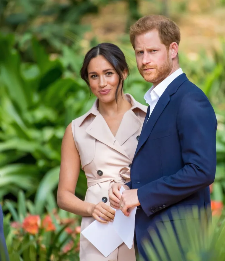 Page Six je ranije otkrio kako su vojvoda i vojvotkinja od Sussexa htjeli urediti emisiju nakon smrti kraljice Elizabete II. prošlog mjeseca, budući da se vjeruje da uključuje brojne ispovijesti koje uključuju kralja Charlesa III. i kraljicu Camillu, kao i princa William i Kate Middleton.