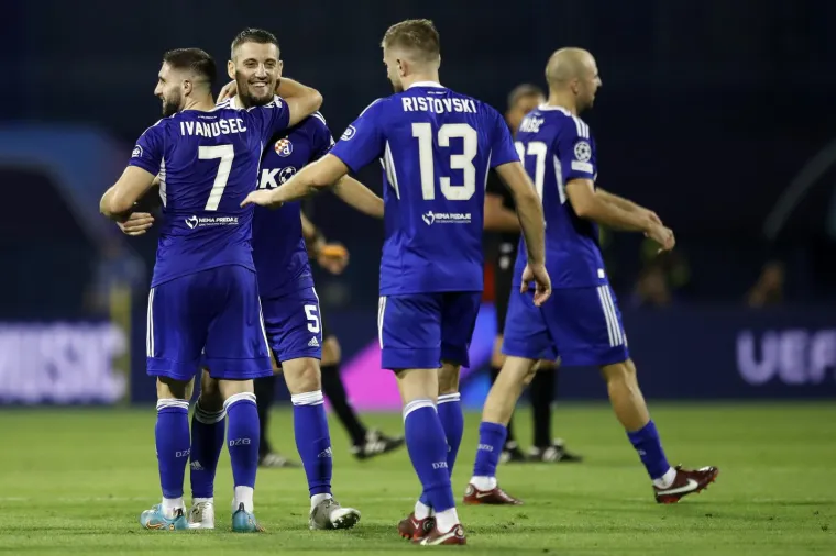 Navijači Dinama preplavili ulice prije ključne utakmice u Ligi prvaka, pogledajte prizore iz Salzburga