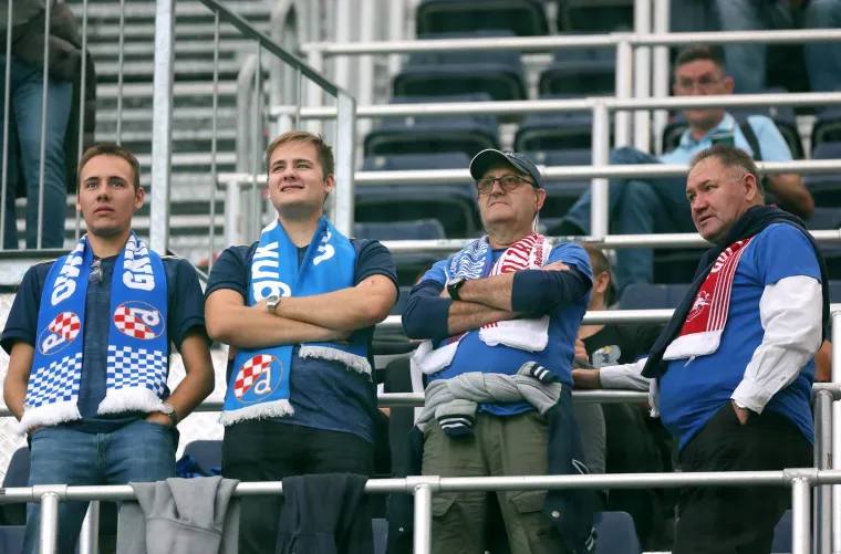 Pogledajte kakva je atmosfera na stadionu prije utakmice Dinama i Salzburga