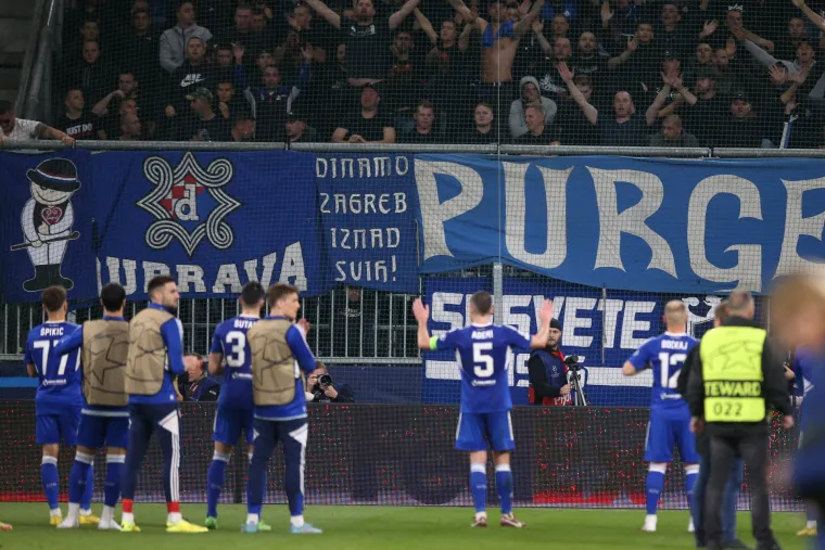 Nevjerojatne scene: Dinamovi navijači priredili domaćinsku atmosferu u Salzburgu i osvojili bitku na tribinama