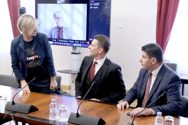 Povišeni tonovi, uvrede i cirkus na sjednici Odbora za Ustav. Bauk se ukrcao na taj vlak: 'Kršimo epidemiološke mjere'