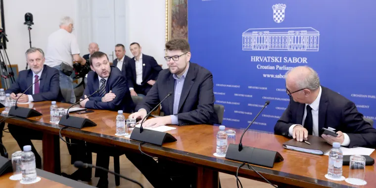 Povišeni tonovi, uvrede i cirkus na sjednici Odbora za Ustav. Bauk se ukrcao na taj vlak: 'Kršimo epidemiološke mjere'