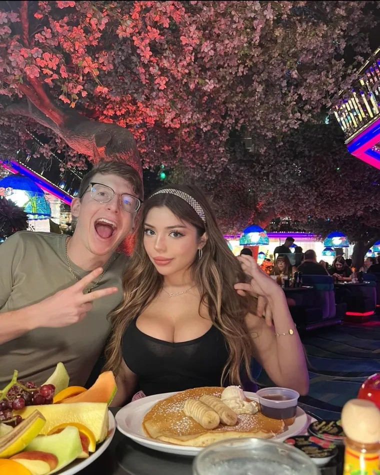 Na Tiktoku su izradili bazu od tri milijuna pratitelja, ali par je često preplavljen komentarima ljudi koji tvrde da je Katiana previ&scaron;e zgodna za Willa.