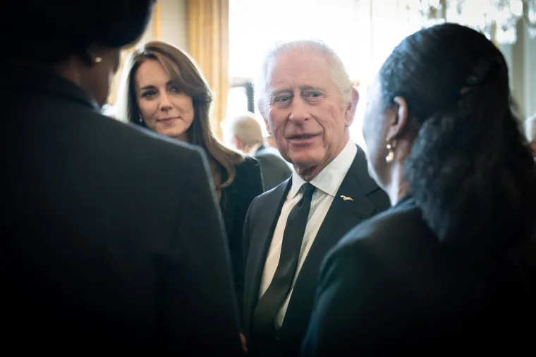 Kako se šuška u britanskim medijima, Camilla je prilikom tog razgovora bila veći problem nego Charles. Ona im je, navodno, oštro &quot;nabila na nos&quot; što su proteklih godina izgovorili na njihov račun, a to je bila njena reakcija na prijedlog o pomirbi, gdje je navodno bivša glumica još jednom htjela od sebe napraviti žrtvu.