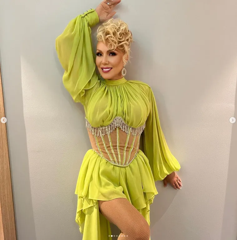 Lepa Brena