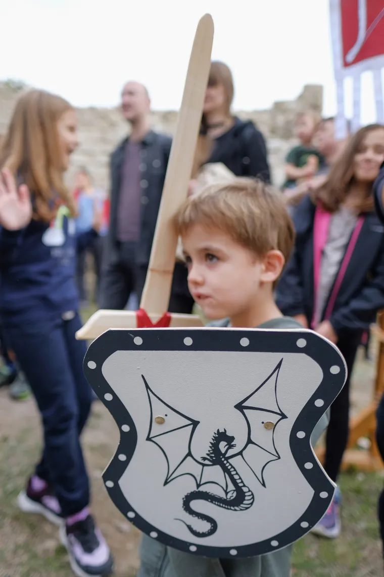 Glavosjeci i djeve, križari i pisari, baklje i samostreli - na Medvedgradu je oživio srednji vijek
