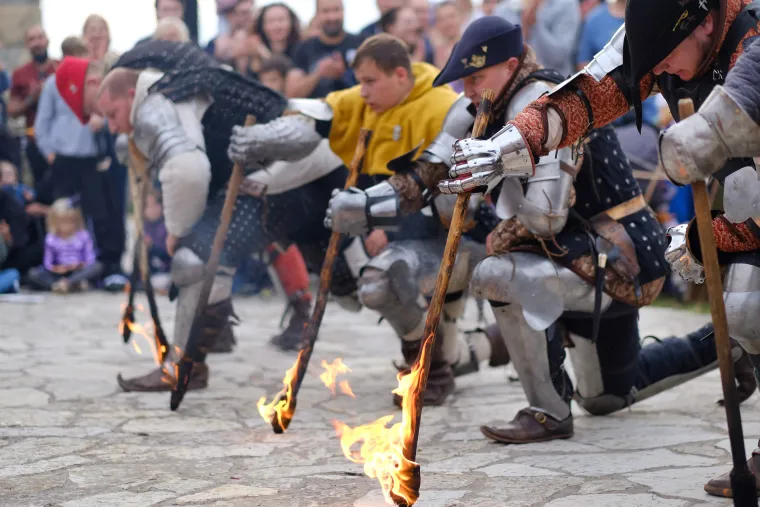 Glavosjeci i djeve, križari i pisari, baklje i samostreli - na Medvedgradu je oživio srednji vijek