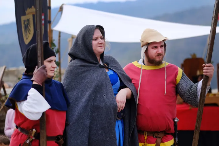 Glavosjeci i djeve, križari i pisari, baklje i samostreli - na Medvedgradu je oživio srednji vijek