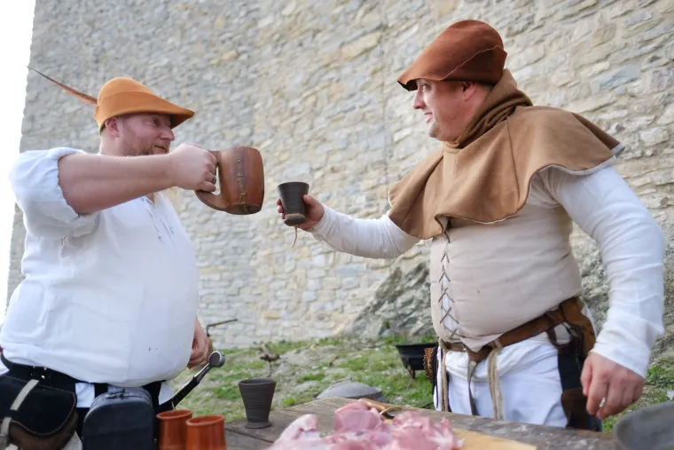 Glavosjeci i djeve, križari i pisari, baklje i samostreli - na Medvedgradu je oživio srednji vijek