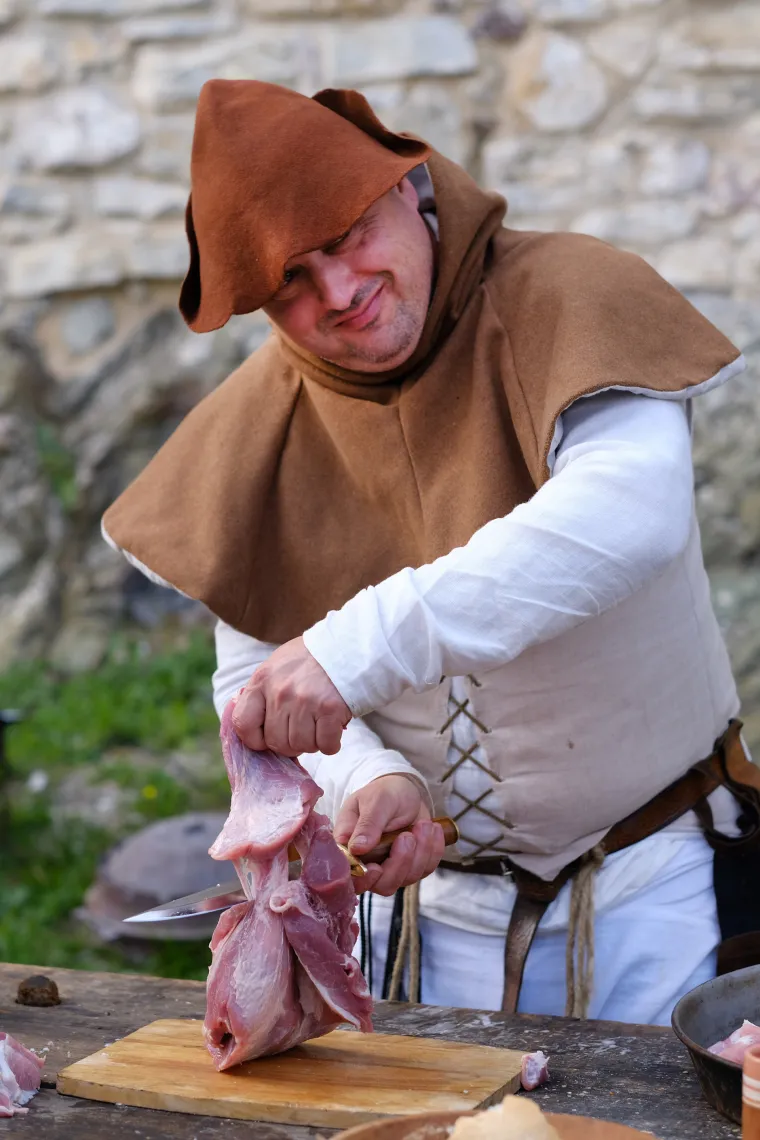 Glavosjeci i djeve, križari i pisari, baklje i samostreli - na Medvedgradu je oživio srednji vijek