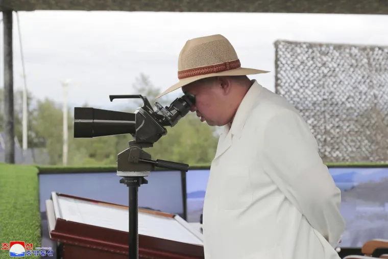 Od ovoga strahuje svijet: Sjeverna Koreja priprema se za rat, Kim Jong Un nadgledao nuklearne vježbe