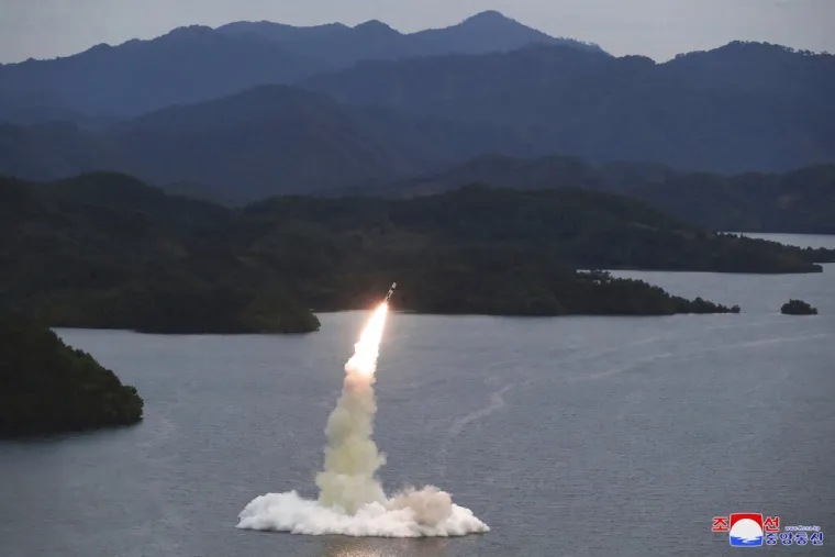 Od ovoga strahuje svijet: Sjeverna Koreja priprema se za rat, Kim Jong Un nadgledao nuklearne vježbe