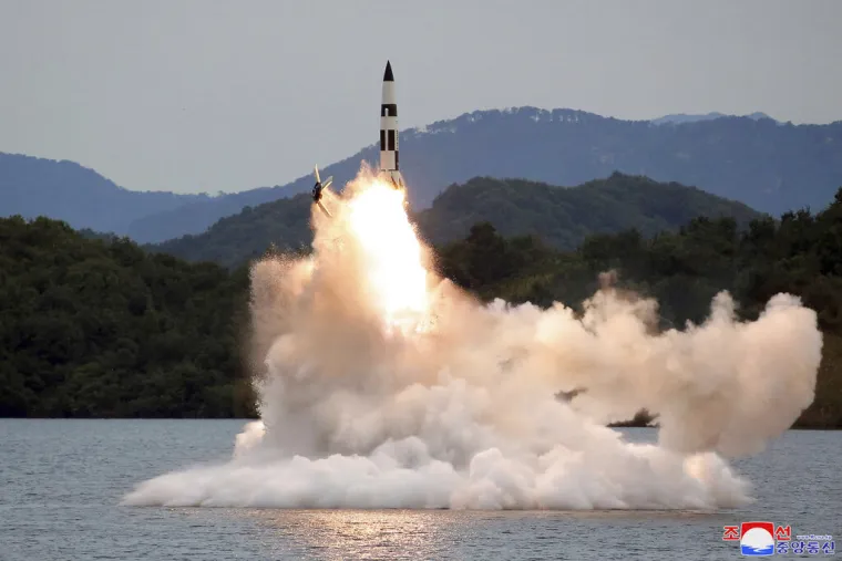 Od ovoga strahuje svijet: Sjeverna Koreja priprema se za rat, Kim Jong Un nadgledao nuklearne vježbe
