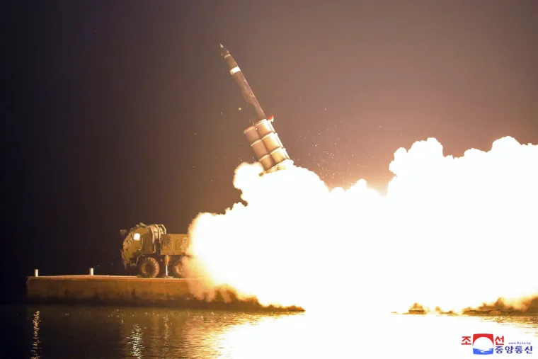 Od ovoga strahuje svijet: Sjeverna Koreja priprema se za rat, Kim Jong Un nadgledao nuklearne vježbe