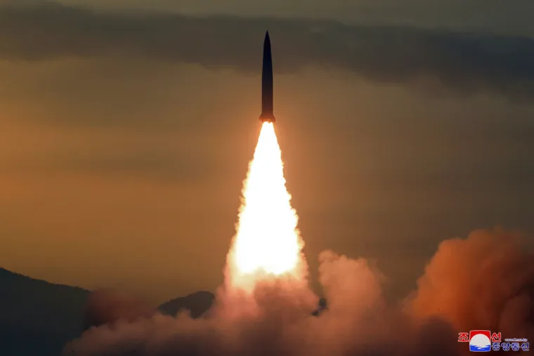 Od ovoga strahuje svijet: Sjeverna Koreja priprema se za rat, Kim Jong Un nadgledao nuklearne vježbe