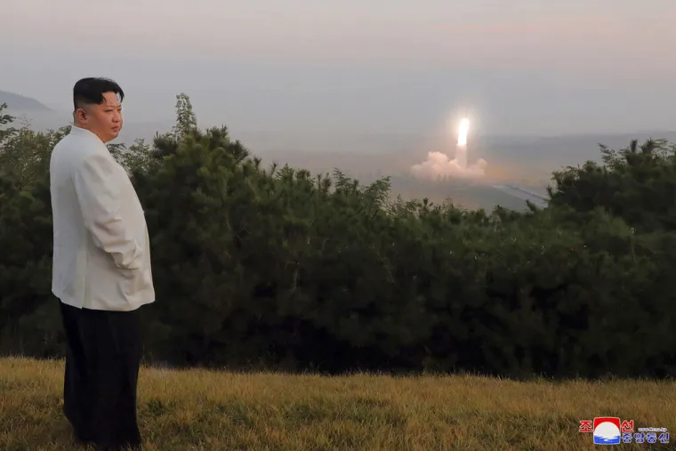Od ovoga strahuje svijet: Sjeverna Koreja priprema se za rat, Kim Jong Un nadgledao nuklearne vježbe