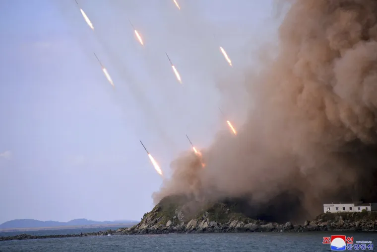 Od ovoga strahuje svijet: Sjeverna Koreja priprema se za rat, Kim Jong Un nadgledao nuklearne vježbe