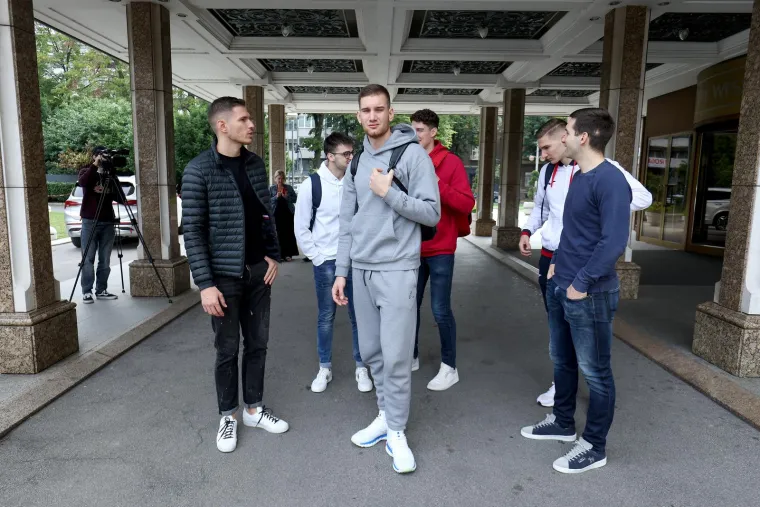 Najtrofejniji ikad došao je pozdraviti reprezentativce: Pogledajte kako je to izgledalo