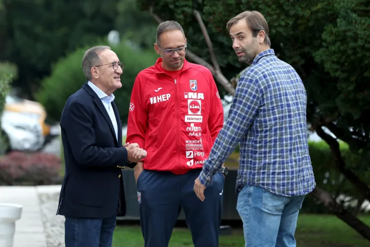 Najtrofejniji ikad do&scaron;ao je pozdraviti reprezentativce: Pogledajte kako je to izgledalo