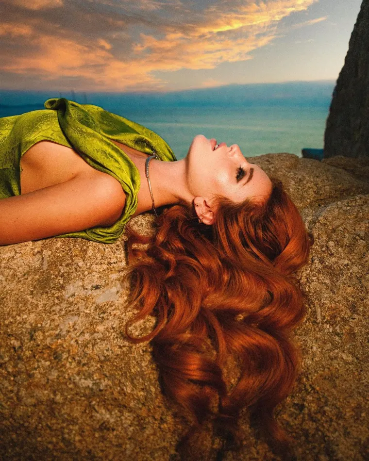 Bella Thorne