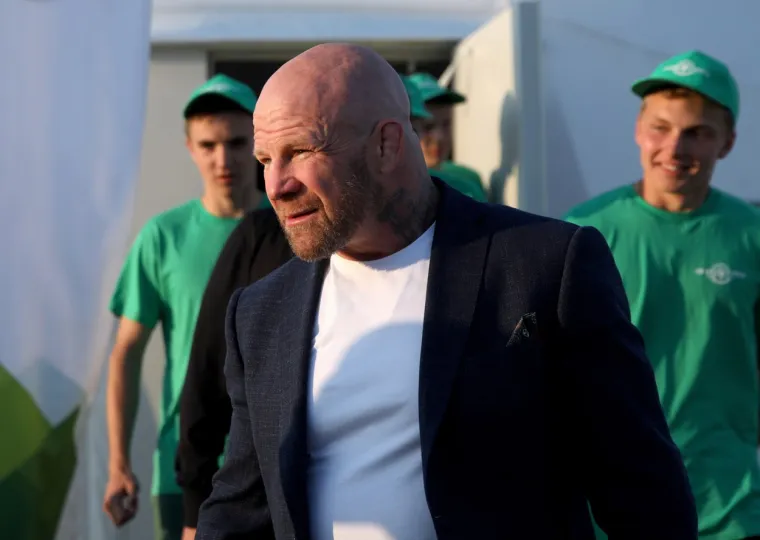 Istetovirani američki MMA borac Putinovo je tajno oružje, javnost &scaron;okirana: 'Ići ću u rat ako me pozovu. Želim da Rusija pobijedi, ne vraćam se u SAD'