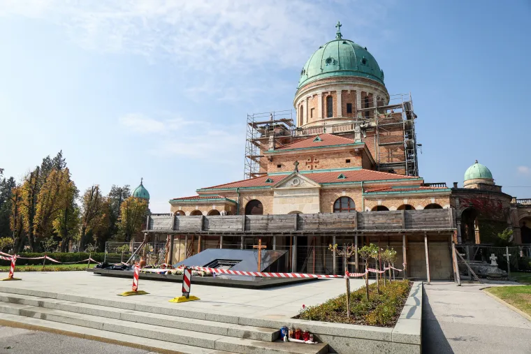 Uz prvog hrvatskog predsjednika Franju Tuđmana pokopana je i njegova supruga Ankica