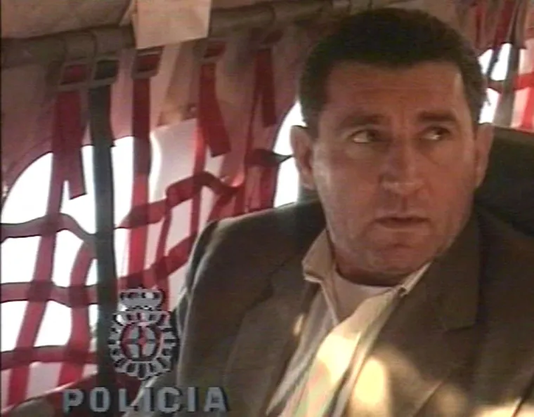 Ante Gotovina na letu za Nizozemsku 10. prosinca 2005. 