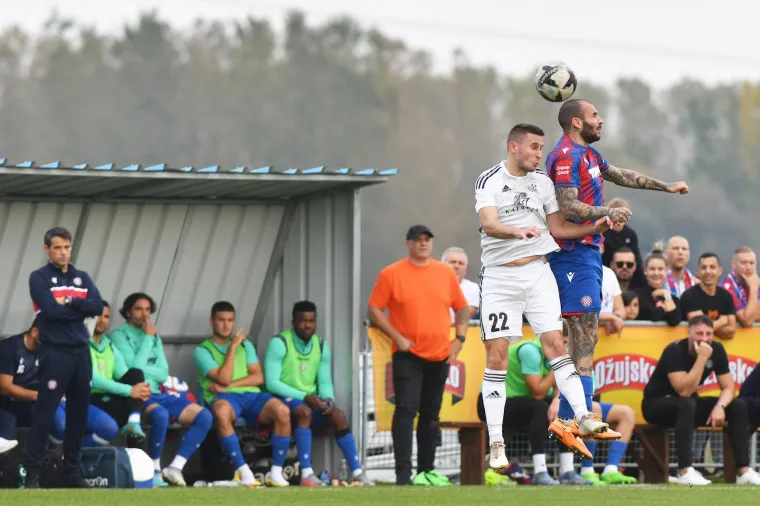 Emotivne scene u Cvetkovcu: Hajduk do vrha napunio mrežu petoligaša, od nogometa se oprostio bivši igrač Bijelih i ikona HNL-a
