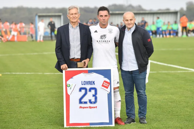 Emotivne scene u Cvetkovcu: Hajduk do vrha napunio mrežu petoligaša, od nogometa se oprostio bivši igrač Bijelih i ikona HNL-a