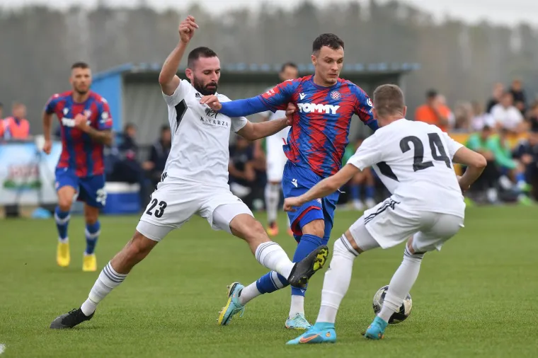 Emotivne scene u Cvetkovcu: Hajduk do vrha napunio mrežu petoligaša, od nogometa se oprostio bivši igrač Bijelih i ikona HNL-a