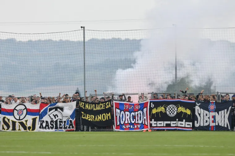 Emotivne scene u Cvetkovcu: Hajduk do vrha napunio mrežu petoligaša, od nogometa se oprostio bivši igrač Bijelih i ikona HNL-a