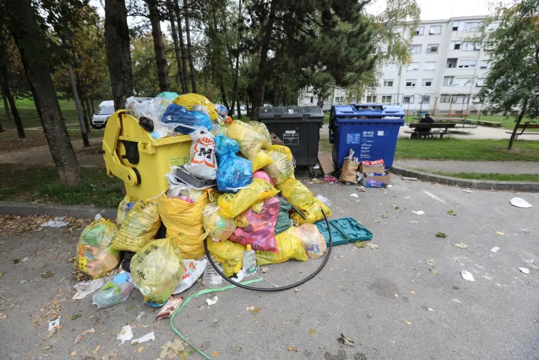 Tomašević kaže da je s odvozom otpada sve u redu. Gradonačelniče, pogledajte kako vam izgleda grad!
