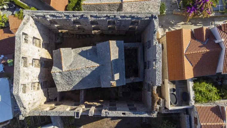 Priča o neobičnoj građevini na Bolu počela kada su se trojica braće oženili trima Španjolkama: Sve je završilo tragedijom