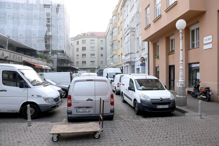 Ova ulica u centru Zagreba uskoro postaje pješačka zona. Pogledajte kakav je sada tamo kaos