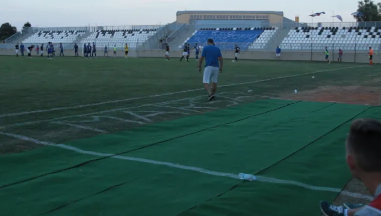 8. Stadion kraj Save (10 000) - Dom Nogometnog kluba Marsonije, ovakvim stadionom se ne mogu pohvaliti ni brojni prvoligaši. Klub ima natkrivenu tribinu i uvjete da bi vjerojatno mogao dobiti licencu za prvi rang natjecanja, barem gledajući infrastrukturu. Ovo zdanje se skriva u trećem rangu hrvatskog nogometa, a tko zna - možda ga kroz neko vrijeme vidimo i na nekoj većoj sceni.