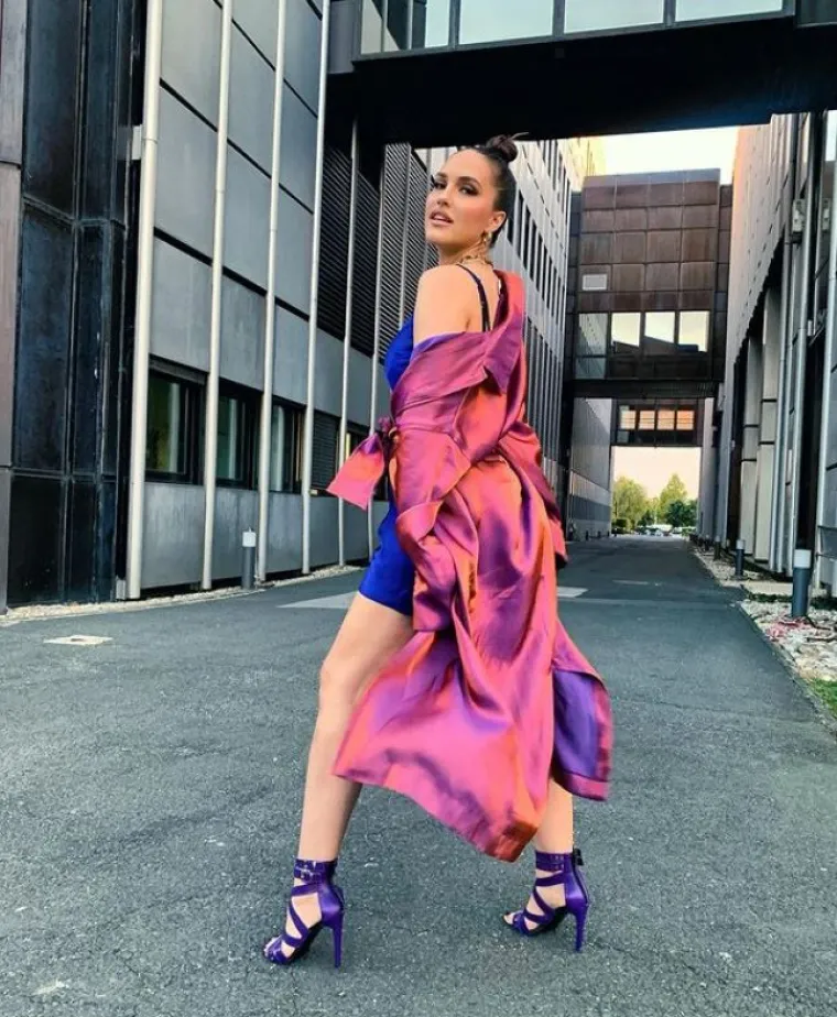 Atraktivna pjevačica zablistala u nikad izazovnijem izdanju, fanovi je zasuli porukama: 'Wow, izgledaš fantastično'