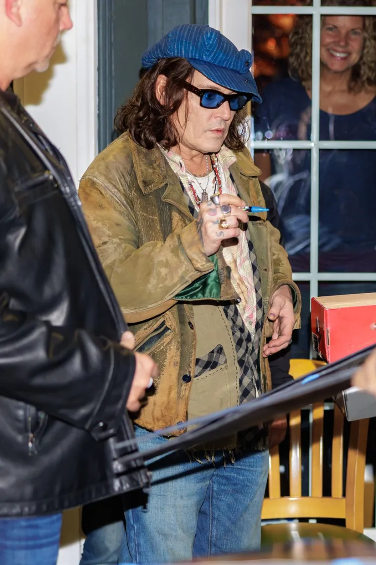 Johnny Depp se pojavio kao drugi čovjek, mnogi obožavatelji su ga jedva prepoznali