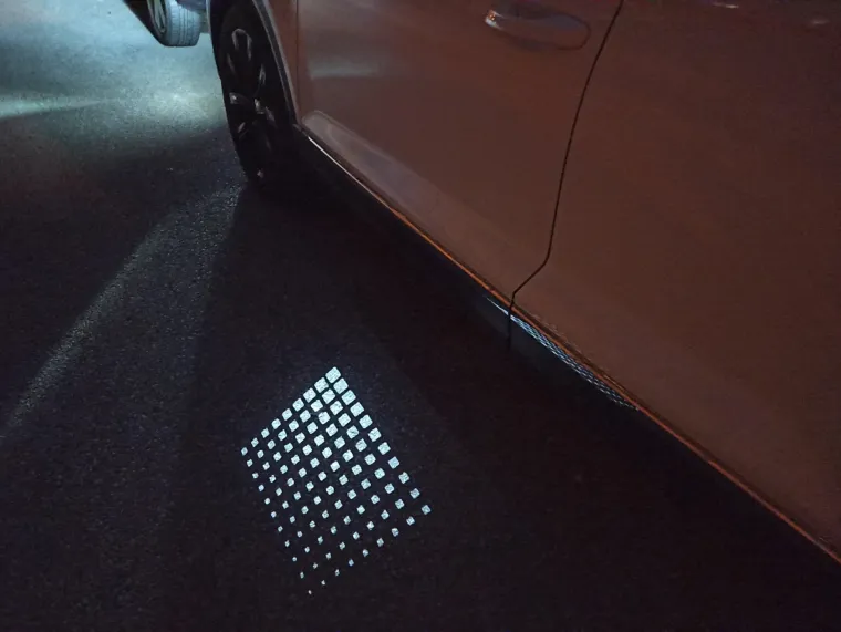T-Roc će vas i noću oduševiti projekcijom svjetla na tlu