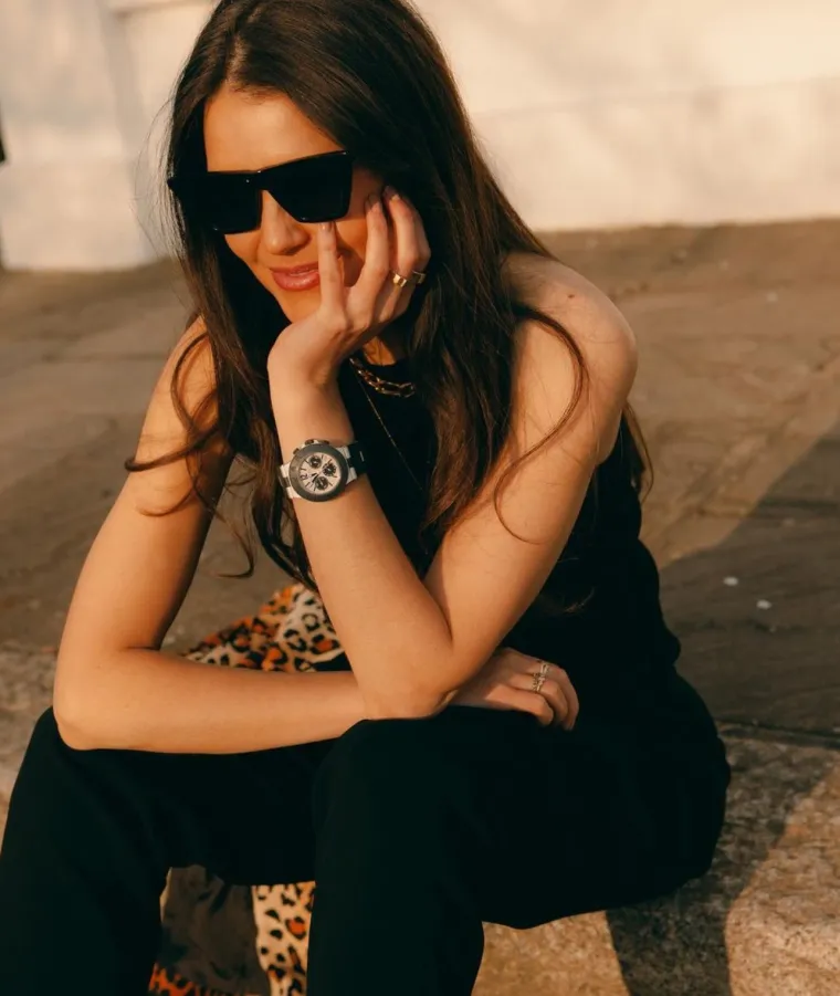 'Sarah vodi uredan život, ne konzumira alkohol i to je ono u čemu se njih dvoje uopće ne razumiju. S druge strane, Harry nije tip koji se veže, pa se njihova veza zavr&scaron;ila i prije nego &scaron;to je počela', rekao je njezin prijatelj.

