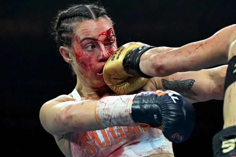 Boksačice u okr&scaron;aju za svjetsku titulu pružile rijetko brutalnu borbu, krv je liptala na sve strane