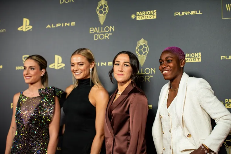 Glamurozna ceremonija Zlatne lopte: Supruge i djevojke nogometaša zabljesnule; Jedan par okrenuo je glavu kamerama i fotoobjektivima