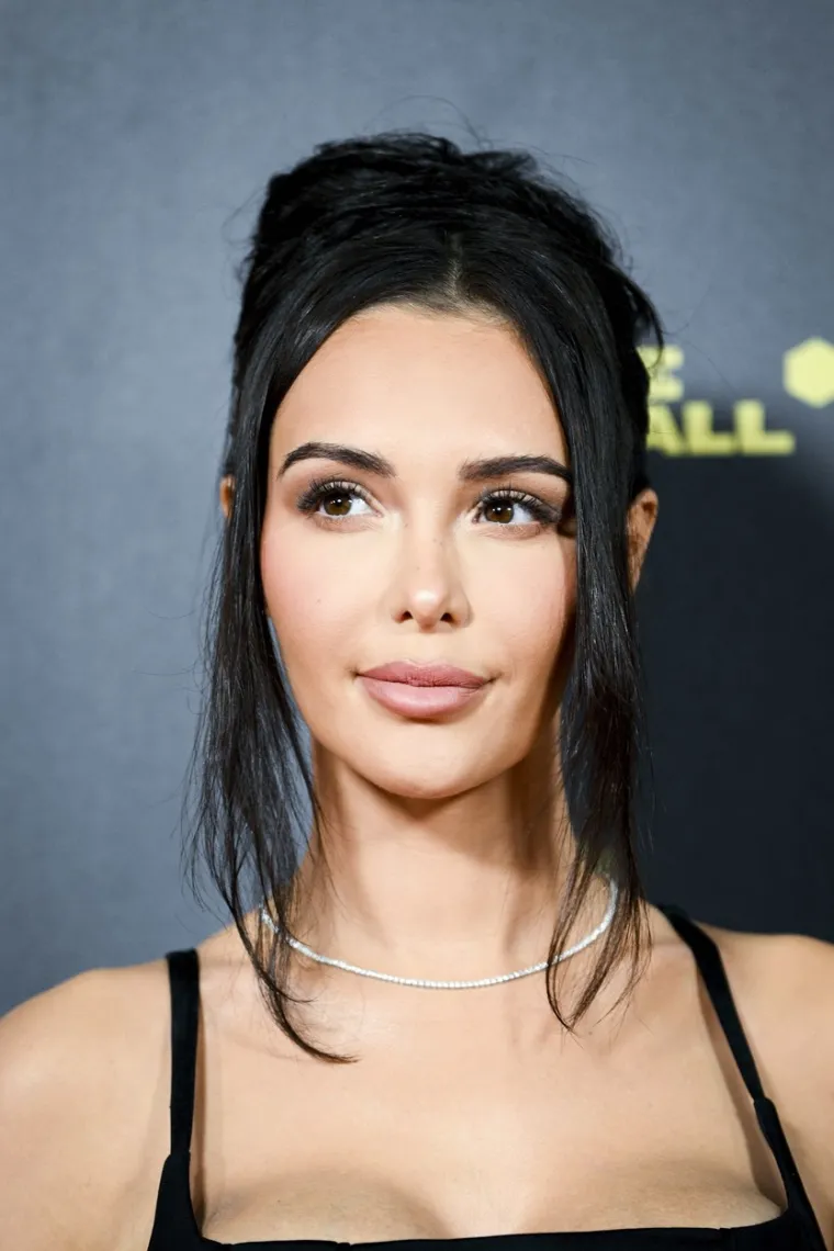 Glamurozna ceremonija Zlatne lopte: Supruge i djevojke nogometaša zabljesnule; Jedan par okrenuo je glavu kamerama i fotoobjektivima