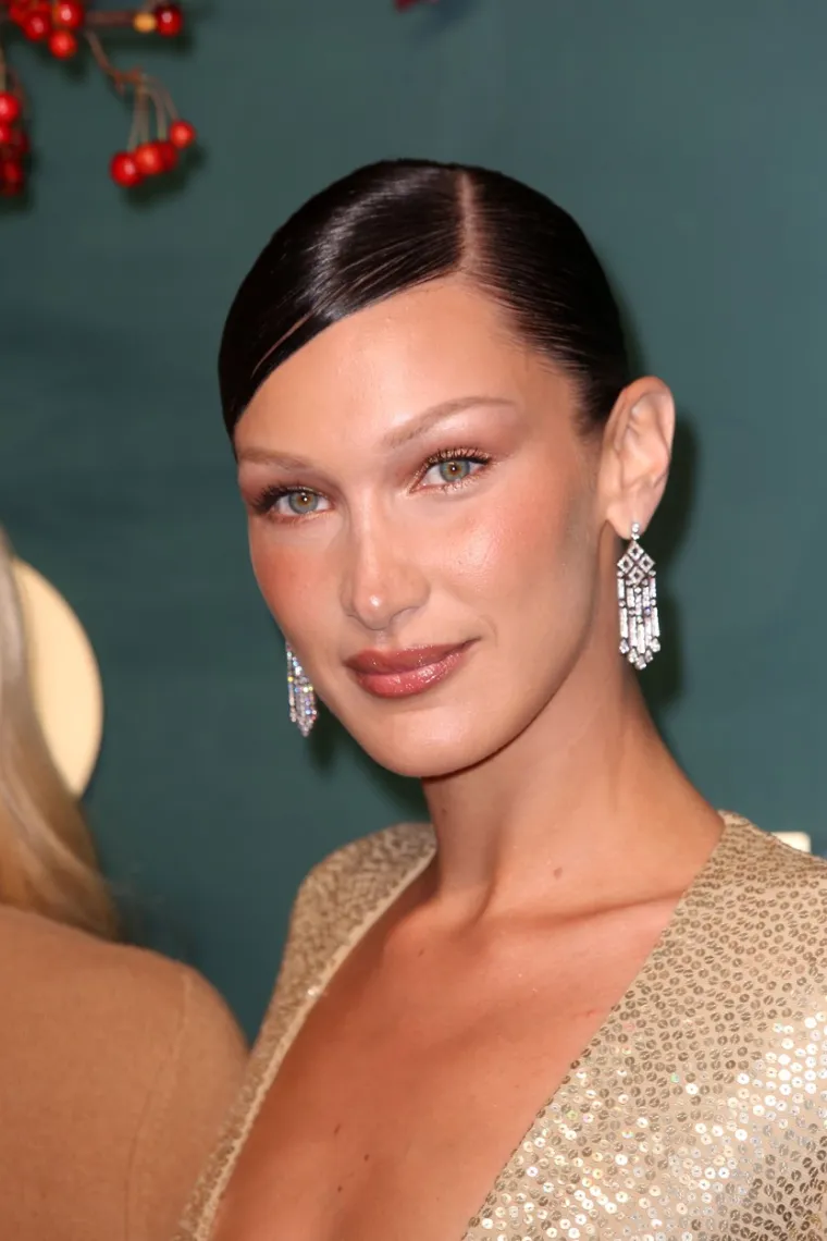 Dobro, koliko ova Bella Hadid može biti lijepa? Opet je sve svoje raskoši istaknula haljinom koja kao da je krojena samo za nju