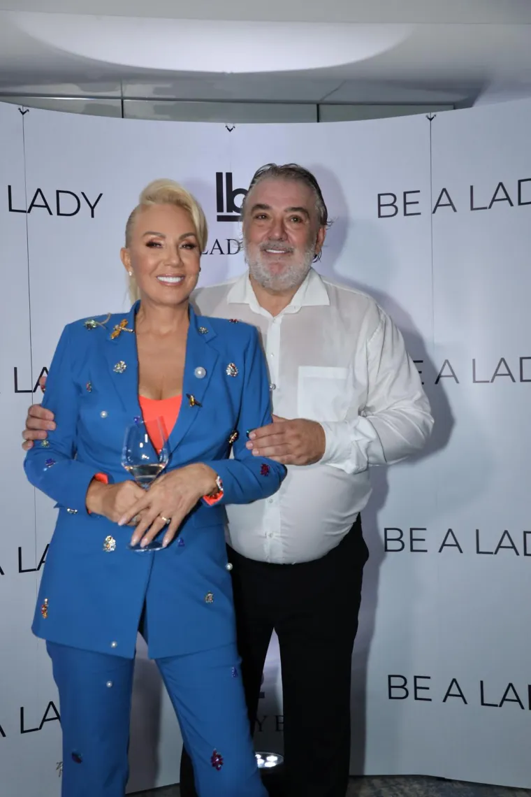 &quot;Boba se jako iznervirao kada mu je Brena rekla da sumnja da se tromboza vratila. Odmah je nazvao liječnika koji ju je operirao i zakazao novi pregled. Breni je rekao da ne smije čekati ni dana i da mora što prije na pregled jer ne bi podnio da je izgubi&quot;, rekao je za srpske medije izvor blizak obitelji.

