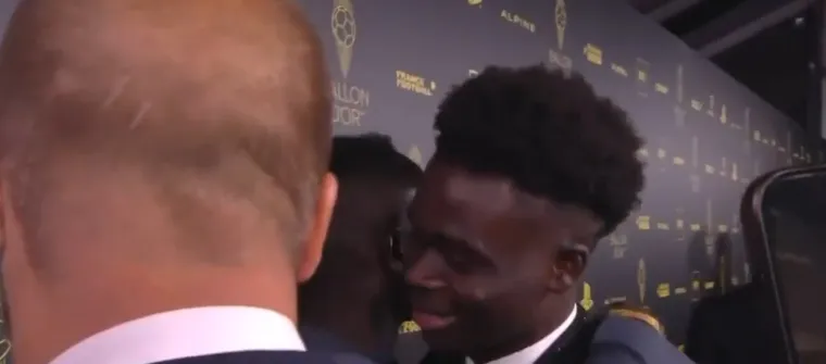 Susret dviju zvijezda i jedna tajna poruka na uho na Ballon d'Oru okrenule Englesku naglavačke: Je li mu majstor sugerirao dolazak u Liverpool?