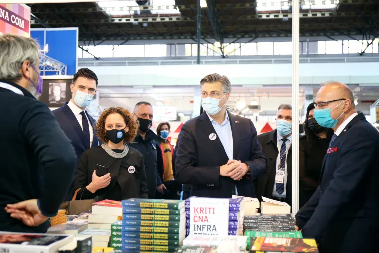 Nina Obuljen Koržinek, ministrica kulture