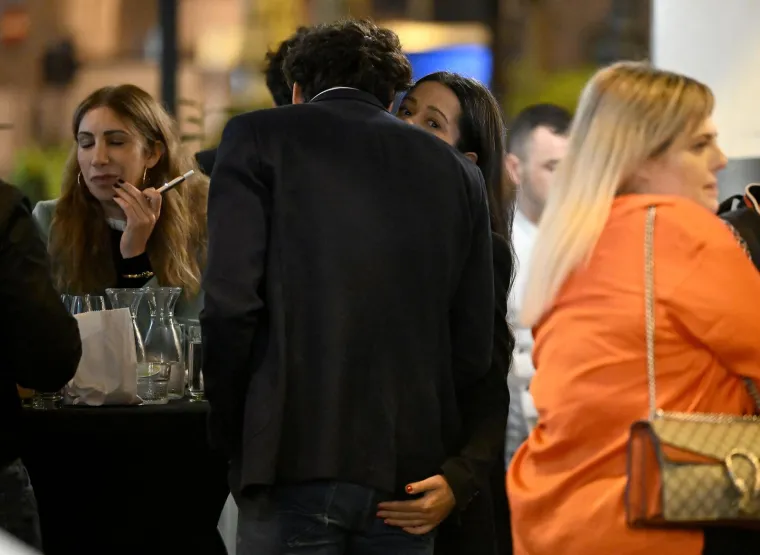 Kristina Krepela i Marin Miletić razmjenjivali nježnosti pred svima, glumici je ruka poletjela i na &scaron;kakljivo mjesto