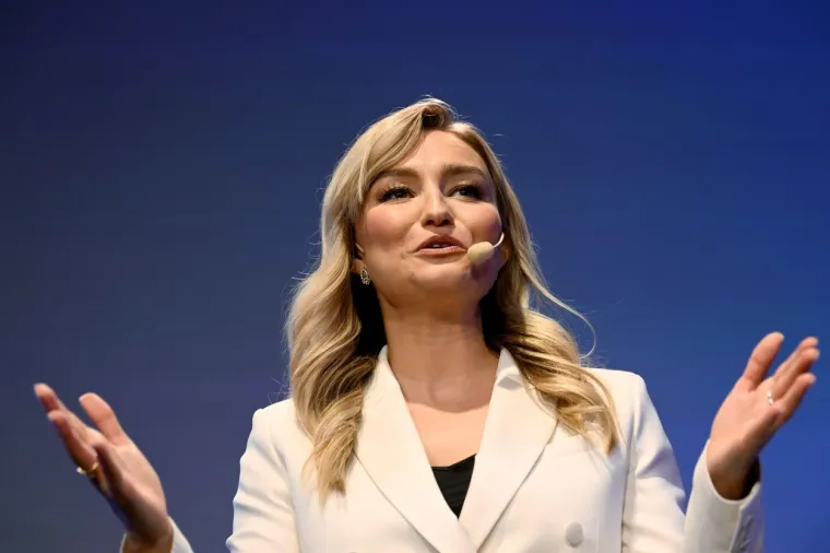 Je li ovo najzgodnija političarka na svijetu? Zanosna Ebba zamjenica je premijera, a svojom pojavom ostavlja bez daha