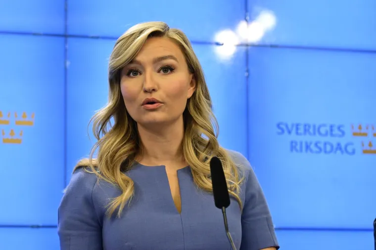 Je li ovo najzgodnija političarka na svijetu? Zanosna Ebba zamjenica je premijera, a svojom pojavom ostavlja bez daha